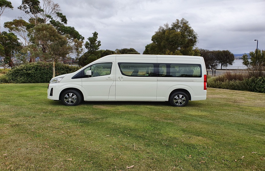 Minivan Rentals for Event Logistics: Smooth Coordination